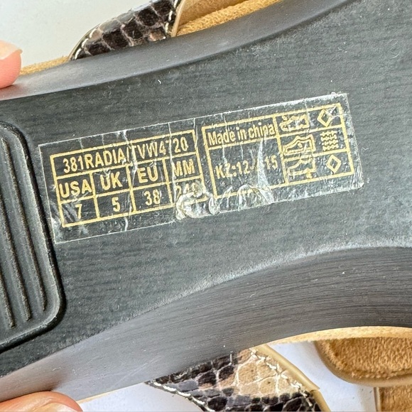 Vionic Radiant Sandals Snakeskin Print Wedges Comfort Shoes Like New Womens 7 - Picture 9 of 10